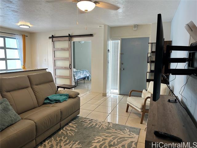 2211 Ala Wai Blvd in Honolulu, HI - Building Photo - Building Photo