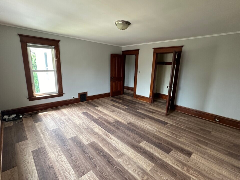 444 W Spruce St, Unit 3 in Chippewa Falls, WI - Foto de edificio