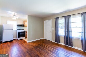 2982 Pearl St in East Point, GA - Building Photo - Building Photo