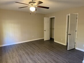 888 Timbercrest Ct in Lithonia, GA - Building Photo - Building Photo