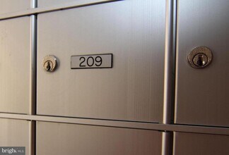 1200 N Hartford St in Arlington, VA - Building Photo - Building Photo