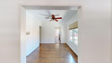 4302 Garthwaite in Los Angeles, CA - Building Photo - Interior Photo