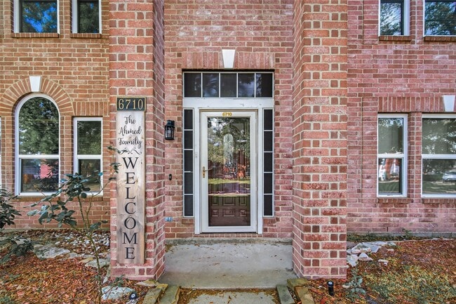 6710 Creek Village Dr in Katy, TX - Building Photo - Building Photo