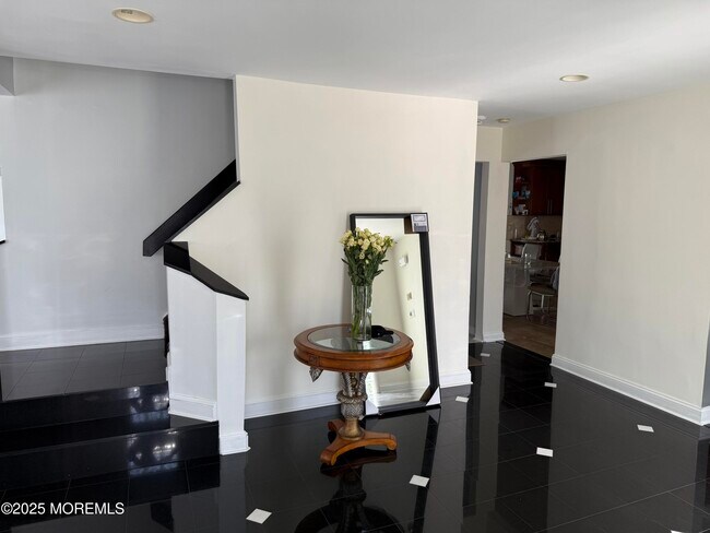 7 Harvard Ct in Ocean Township, NJ - Building Photo - Building Photo