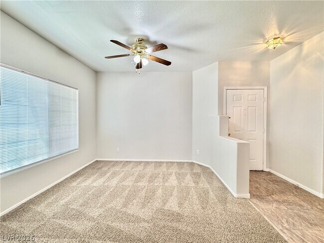 6801 Squaw Mountain Dr in Las Vegas, NV - Building Photo - Building Photo