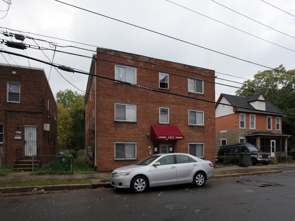 4423 Gault Pl NE in Washington, DC - Foto de edificio