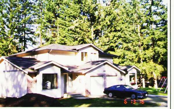 13404 74th Ave E in Puyallup, WA - Building Photo