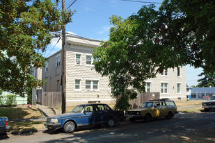 Kenton Court Apartments in Portland, OR - Foto de edificio - Building Photo