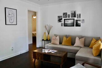 502 Denson Dr in Austin, TX - Building Photo - Building Photo