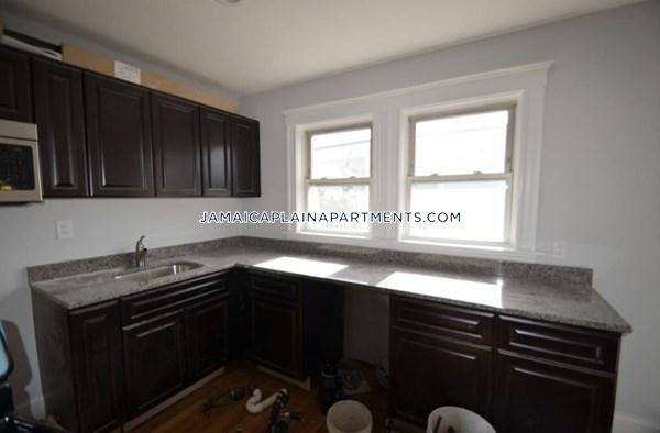 344 Hyde Park Ave-Unit -3 in Boston, MA - Building Photo - Building Photo