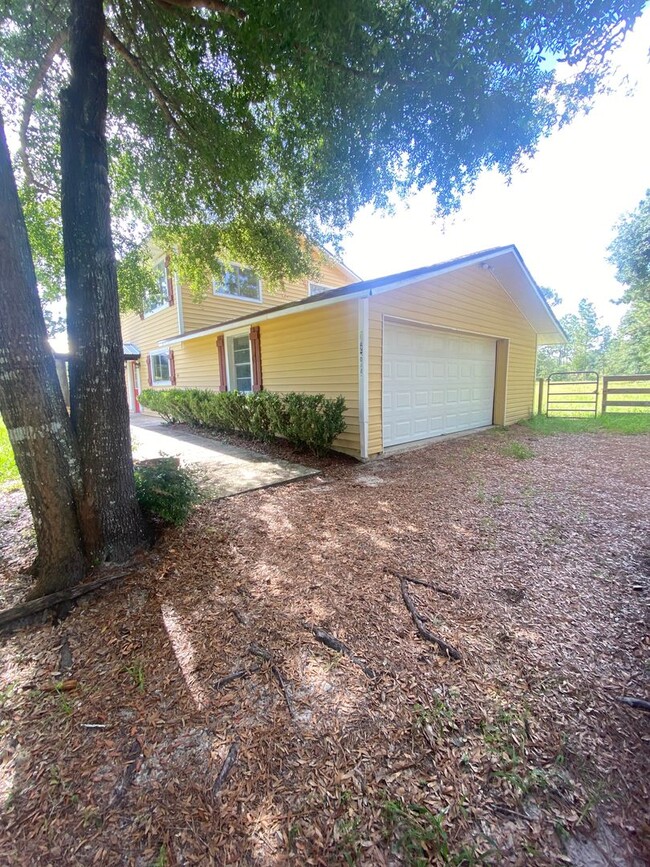 6204 Co Rd 352 in Keystone Heights, FL - Building Photo - Building Photo