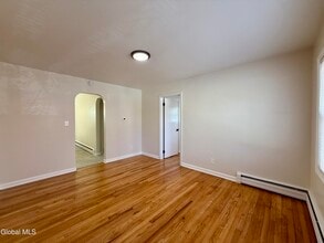 13 Anthony Ln in Albany, NY - Building Photo - Building Photo