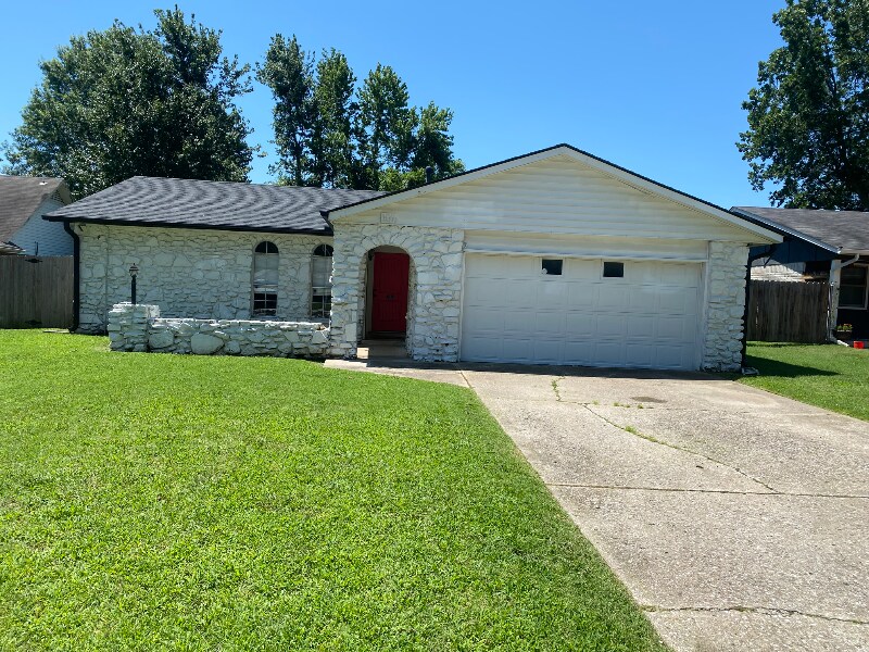 109 E Kent St in Broken Arrow, OK - Building Photo
