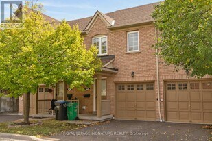 3150 Erin Centre Blvd in Mississauga, ON - Building Photo