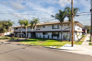 El Caballero in Los Angeles, CA - Building Photo