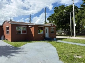 14 SW 11th Ave in Delray Beach, FL - Building Photo