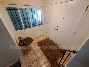 110 Wayne Ct in Vacaville, CA - Building Photo - Building Photo