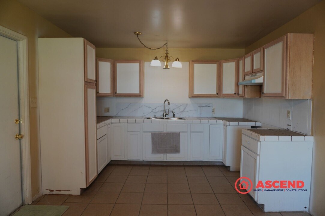 3909 Balboa Dr in Bakersfield, CA - Building Photo