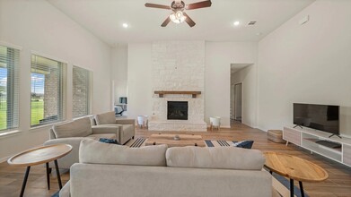 15015 Lake Shore Ave in Mont Belvieu, TX - Building Photo - Building Photo