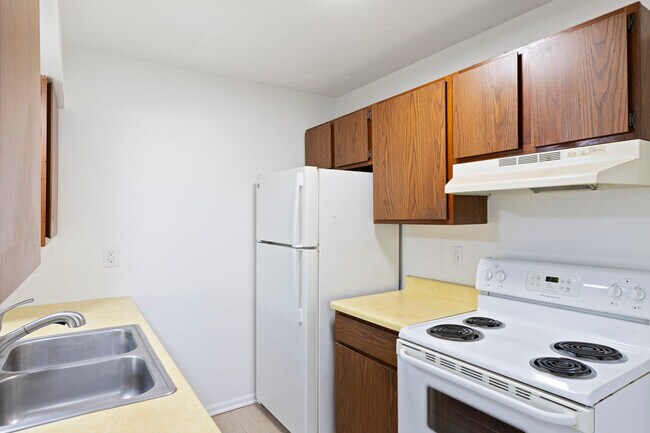 Parkside Apartments in East Lansing, MI - Building Photo - Building Photo