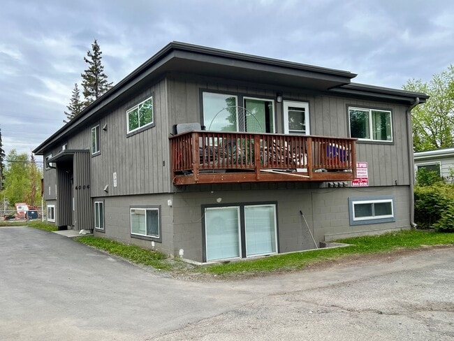 property at 4006 Iowa Dr