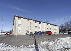 Garden Brooke Apartments in Lincoln, NE - Building Photo - Building Photo