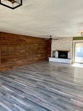 6517 Pioneer Rd in Medford, OR - Foto de edificio - Building Photo