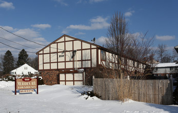 Meriden Rd Townhouses in Waterbury, CT - Building Photo - Building Photo