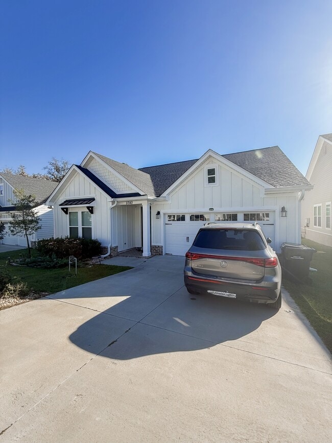 5742 Vlg Rdg Ln in Tallahassee, FL - Foto de edificio - Building Photo