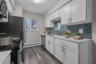 Stephenson House - Madison Heights, MI in Madison Heights, MI - Building Photo