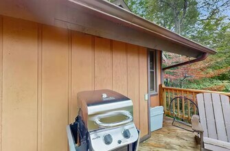 1039 Charter Hills Rd in Beech Mountain, NC - Building Photo - Building Photo