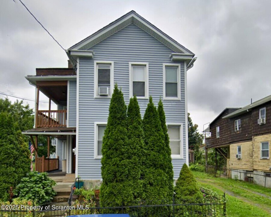 424 Alder St in Scranton, PA - Building Photo