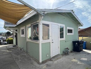 515 N Burlington Ave in Los Angeles, CA - Building Photo - Building Photo