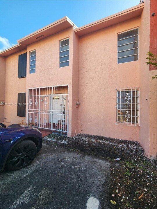 4505 W 15th Ave in Hialeah, FL - Building Photo