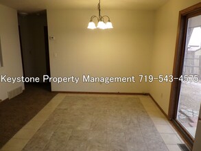 881 S Bellflower Dr in Pueblo, CO - Building Photo - Building Photo