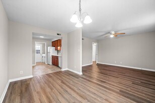 3884 Northeast Dr in Clarksville, TN - Building Photo