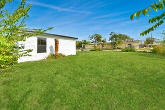 1203 W 6th St in Freeport, TX - Building Photo - Building Photo