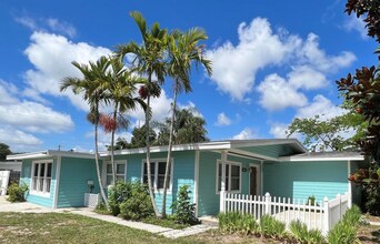 2132 Coronet Dr in Largo, FL - Building Photo - Building Photo