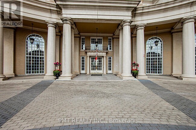 2285 Lake Shore Blvd W in Toronto, ON - Building Photo - Building Photo