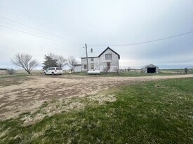 25676 Hwy 25 in Alexandria, SD - Building Photo