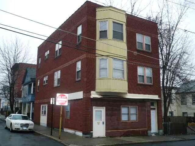 45 White St in Cohoes, NY - Foto de edificio - Building Photo