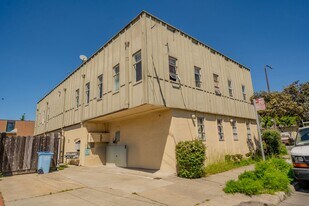 1467 Russell St in Berkeley, CA - Building Photo
