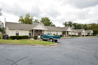 Brook Point Apartments in Jackson, GA - Building Photo - Building Photo