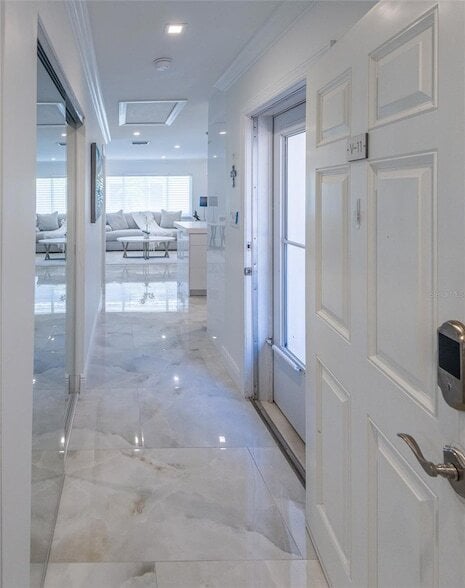 1900 Benjamin Franklin Dr in Sarasota, FL - Building Photo - Building Photo