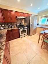 104 N Wilson Ave, Unit 7 in Pasadena, CA - Building Photo - Building Photo