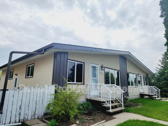3913-115A 115a St NW in Edmonton, AB - Building Photo - Building Photo