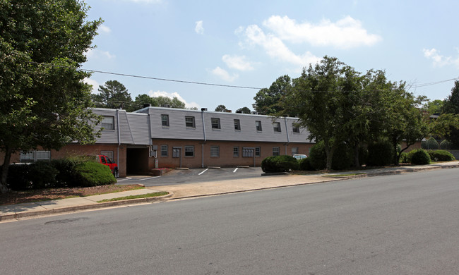 Chateau Apartments in Charlotte, NC - Foto de edificio - Building Photo