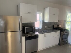 774 State St, Unit Units 2 in New Haven, CT - Building Photo - Building Photo