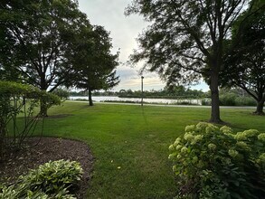 1304 N Streamwood Ln in Vernon Hills, IL - Building Photo - Building Photo