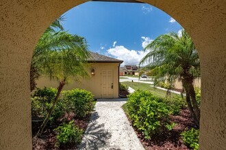 1075 Luminary Cir in Melbourne, FL - Building Photo - Building Photo